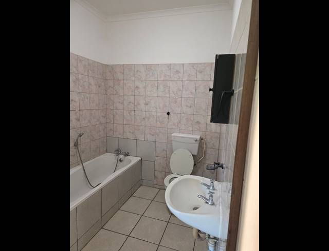 2.10HA SMALLHOLDING FOR SALE IN WATERKLOOF AH